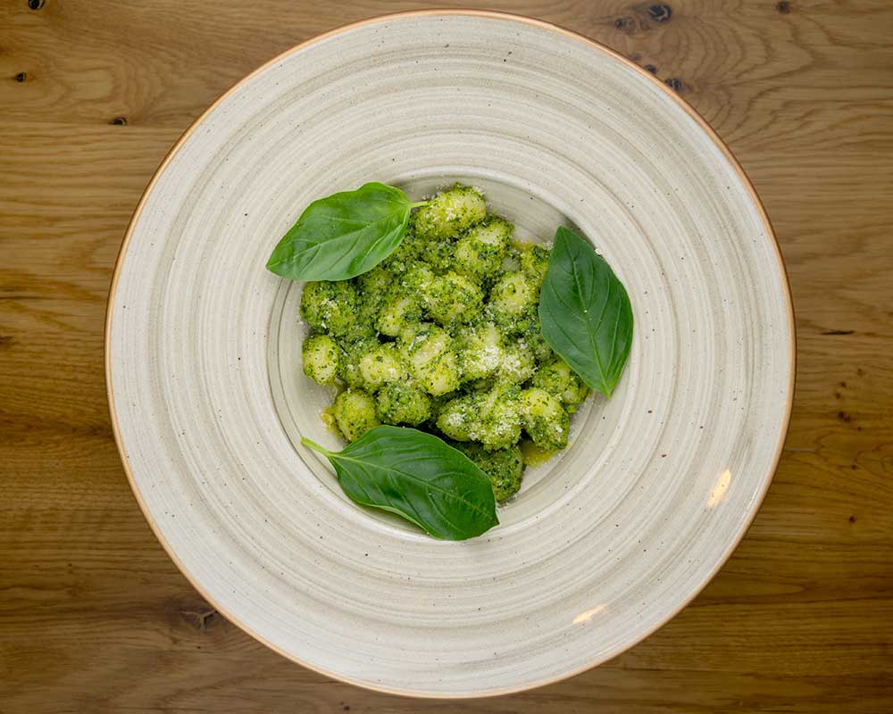 Gnocchi cu sos pesto de busuioc