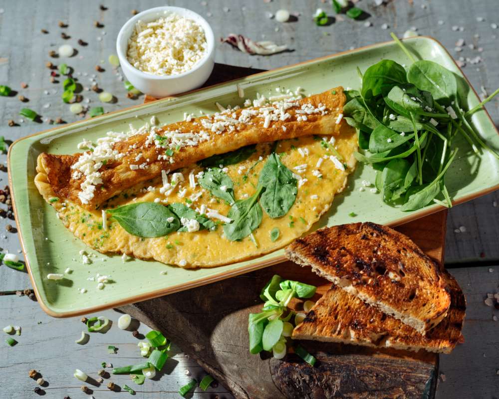 Omletă cu spanac și telemea